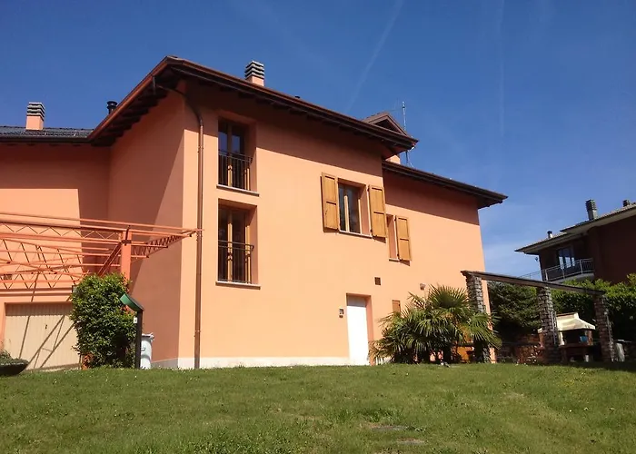 Anna * Porto Valtravaglia