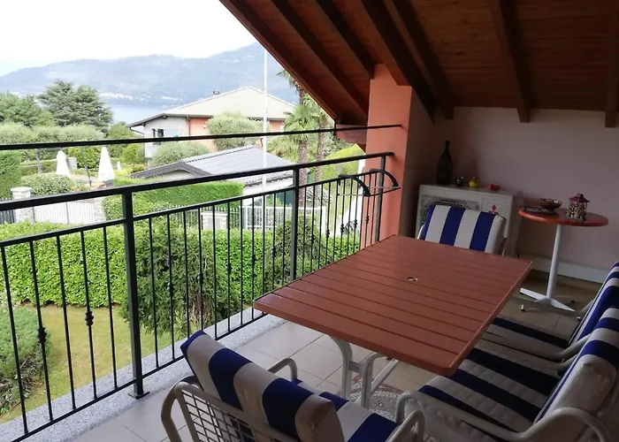 Anna * Porto Valtravaglia